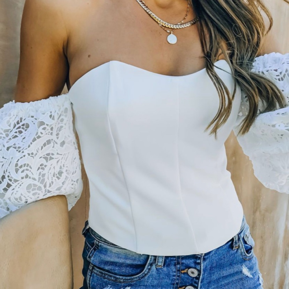 VICI Collection GARDEN KISSES OFF THE SHOULDER CROCHET CROP TOP - size large